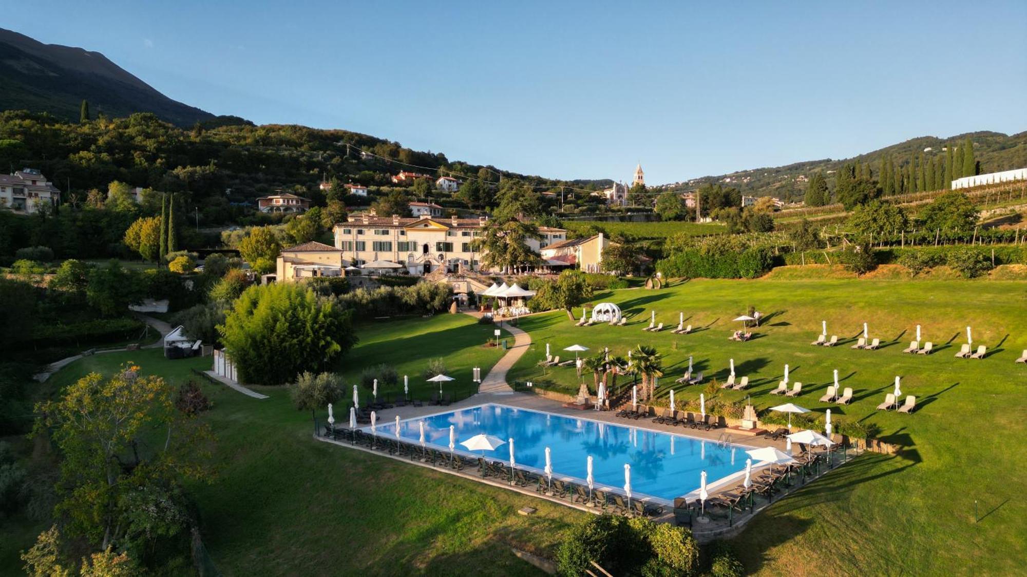 Hotel Villa Cariola Caprino Veronese Exterior foto